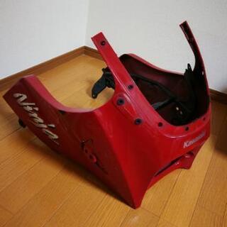 Kawasaki GPZ900R Ninja アッパーカウル(カウルフレーム付き) 一部割れありの画像