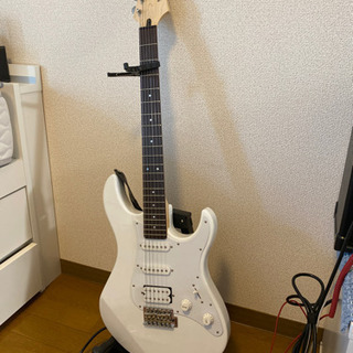 初心者用エレキギター、スタンド、アンプ、ヘッドフォンセット
