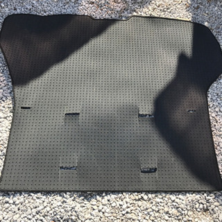C26 セレナ対応　後部座席、トランク用カーペット　の画像