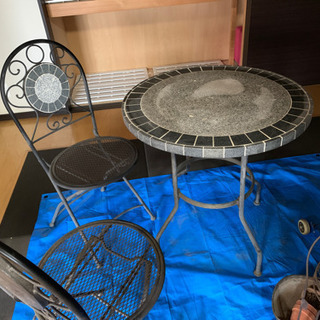 決まりました！お庭　テーブル　イス　セット