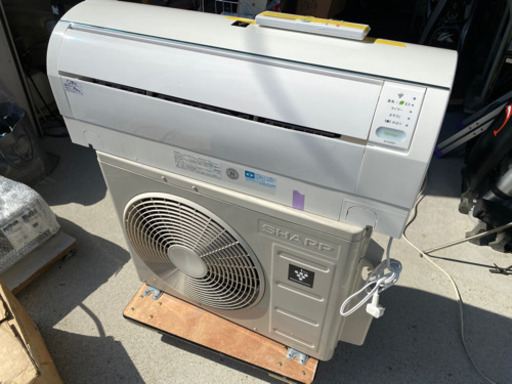 お薦め品‼️ シャープ プラズマクラスター搭載‼️フィルター自動おそうじ‼️ルームエアコン6畳用 2.2kW 2014年