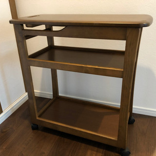 キャスター付き木製ラックの画像