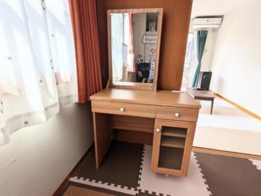 ドレッサー（椅子なし）商談中