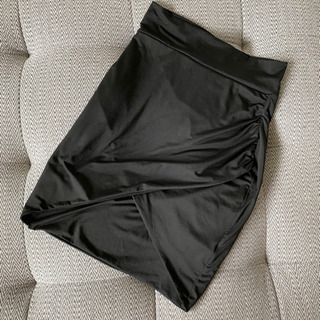 NY買付品。アシンメトリースカート　新品　500円の画像