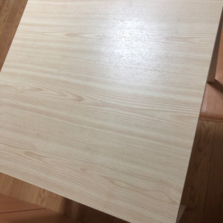 テーブル　引越しに伴って差し上げます。