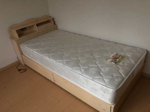 シングルベッドとマットレス格安で売ります