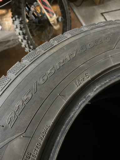 225/65R17 スタッドレス　４本セット　訳有り