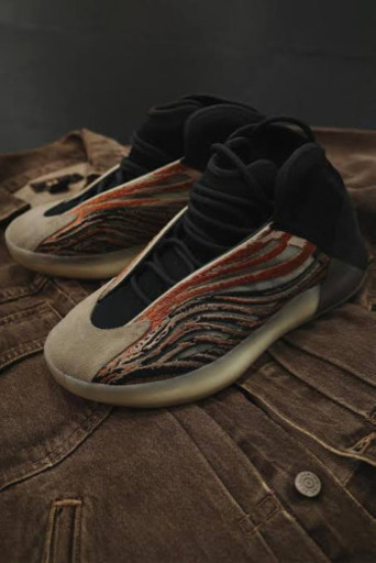 スニーカー ADIDAS YZY QNTM 