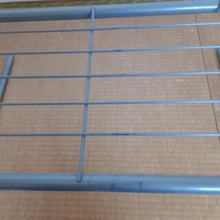 押し入れ用ハンガーラックの画像