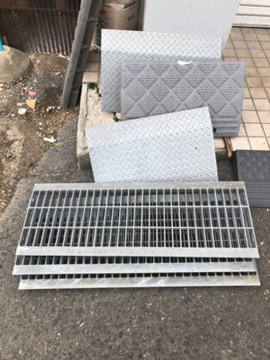 3枚あります グレーチング 溝蓋 しげん屋