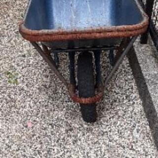 一輪車（家庭菜園で使ってました）の画像