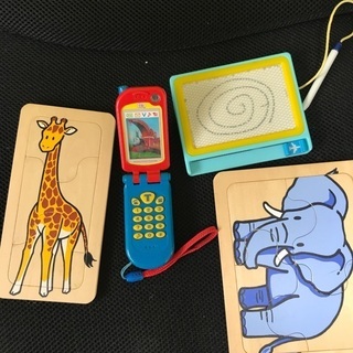 赤ちゃん用の携帯　おもちゃ　水色　音鳴ります！の画像