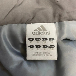 アディダス コートの画像