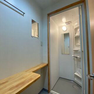 三ノ輪駅より徒歩10分の男女共用のシェアハウスです。個室・ドミトリータイプあり!! − 東京都