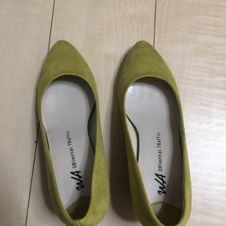 緑色の靴です