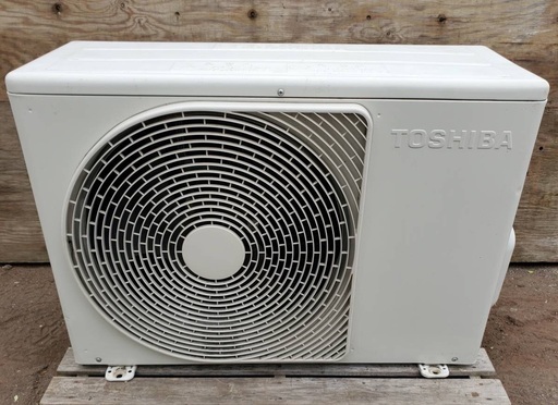 4 TOSHIBA ルームエアコン 室外機 単相100V 2013年製前後