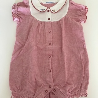 ファミリアのロンパースの画像