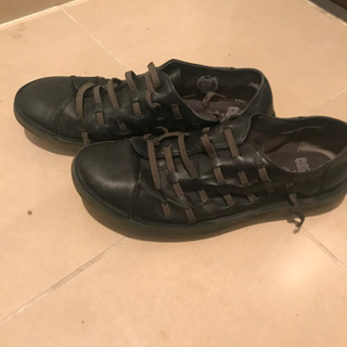 【値下】camper 革靴　紐穴が複雑の画像