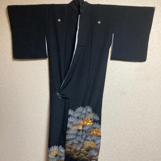 5MKO383   着物 黒留袖 家紋付き 刺繍 風景柄  香寿