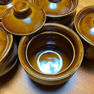 【値下げしました‼️】陶器の小さな壺（蓋付き、7個セット）の画像