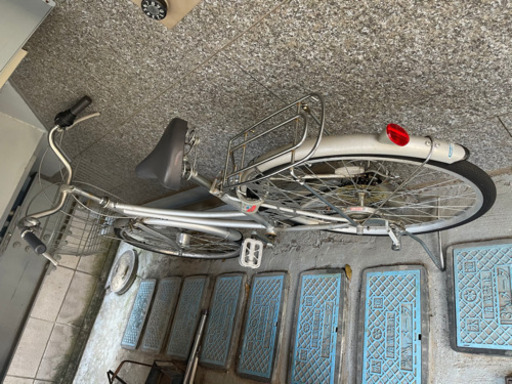 引っ越しの為売ります。 引っ越しするので自転車を売る。