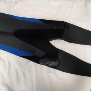 ウエットスーツ　上下切り離しの画像