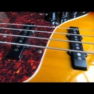 moon ジャズベース (パッシブ、ムーニーロゴ)