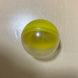 ガチャガチャカプセル