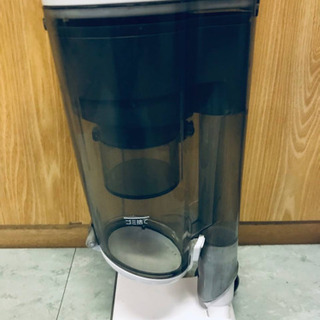 1104番 Haier✨サイクロン式スティック型クリーナー✨JC-SC100A‼️の画像