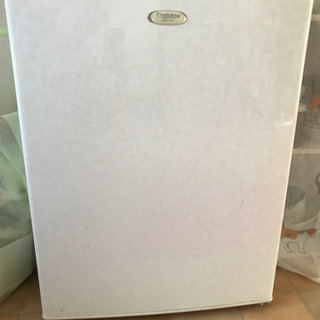 小さい冷蔵庫の画像
