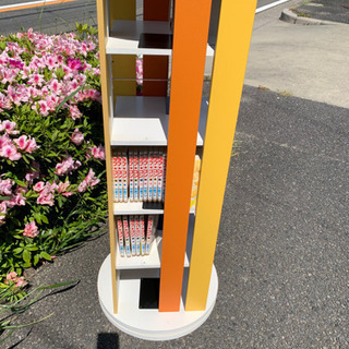くるくる回る本棚