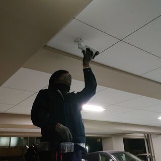 無資格でも電気工事士に！[月20万円以上も]　防犯カメラの設置・メンテナンスSTAFFの画像