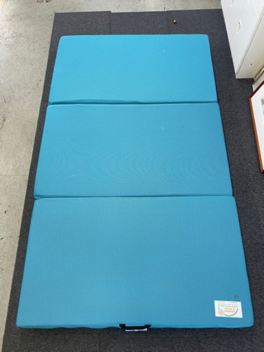 magniflex マニフレックス 三つ折り高反発マットレス メッシュ・ウィング ミッドブルー セミダブルサイズ　中古品
