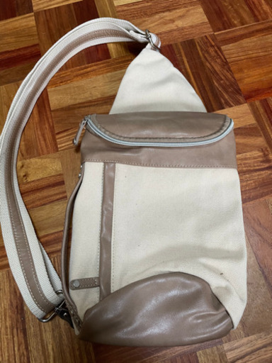 【5月中】ボディーバッグ・美品