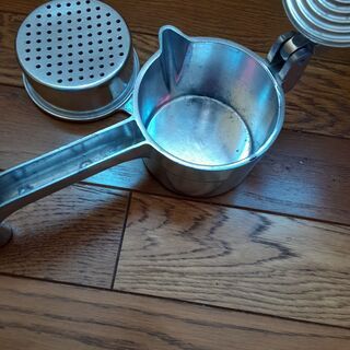 グレープフルーツ絞り器の画像