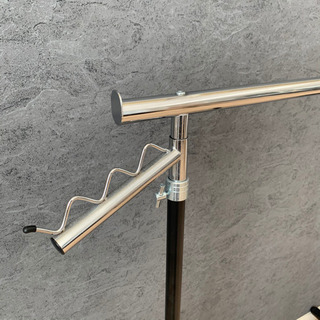 【衣類掛けラック(黒×シルバー)】の画像