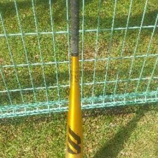 中古軟式のA球、バット1本の画像