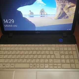 富士通 4コア8スレッドCore i7搭載 メモリ4G HDD320G　CDDVD読み書きテンキー 大画面15.6インチ液晶　Wifi対応 最新windows10