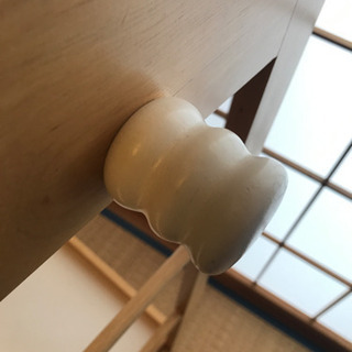 子供用木製ハンガーラックの画像
