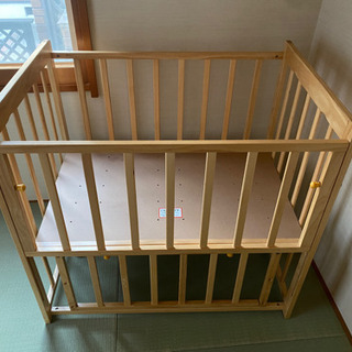 ベビーベッド　コンパクトサイズ