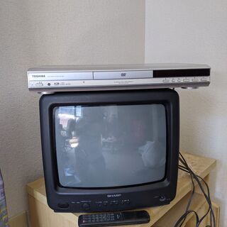 ブラウン管14型カラーテレビ＋DVDプレーヤー