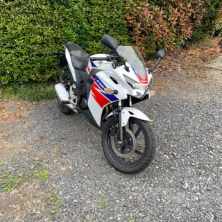CBR125R  小型　125cc  バイク　車体　本体