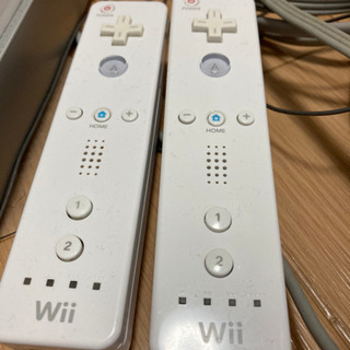 wii 本体　コントローラー2個付きの画像