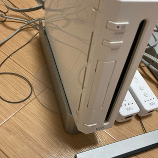 wii 本体　コントローラー2個付きの画像