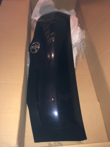 ハイエース　4型　ダークプライム　純正ボンネット