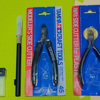 【値下げしました】プラモデル 本格的 工具 32点セット(薄刃ニッパー, タガネスジホリ針など)の画像