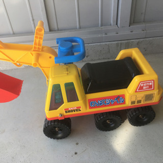 子供　乗り物　ショベルカー