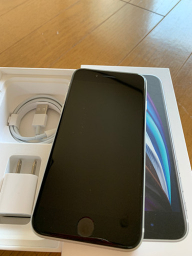 iPhone SE 第二世代　64G SIMフリー