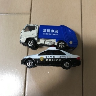 トミカ　パトカー、ゴミ収集車