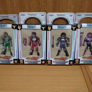 バンプレスト　仮面ライダー龍騎　アクションフィギュア　全4種　未...